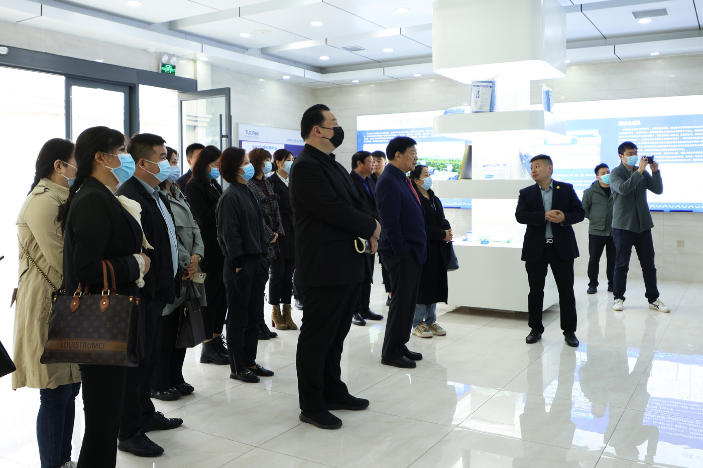 飛龍醫(yī)療赴駝人集團參觀學習